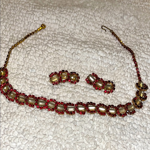 Jewelry - Vintage Gold and Red Jewelry Set